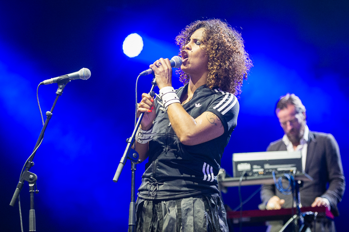 Neneh Cherry with RocketNumberNine @ Gent Jazz 2015, picture 2, photographed by Jan van Hecke - FrontView Magazine