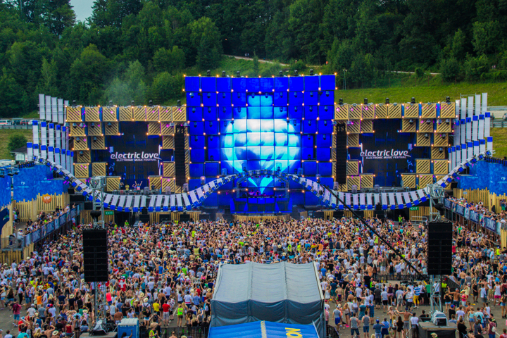 Electric Love Festival 2015 - Part I @ Salzburg, picture 10, photographed by Tom Van Tongerloo - FrontView Magazine