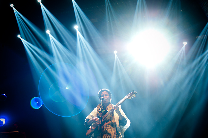 Nneka @ Dour 2015, picture 4, photographed by Magali Decamps - FrontView Magazine
