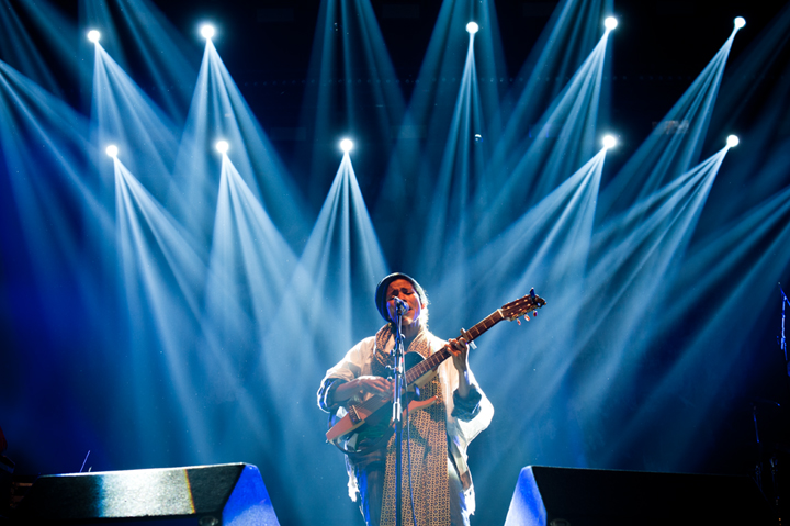 Nneka @ Dour 2015, picture 10, photographed by Magali Decamps - FrontView Magazine