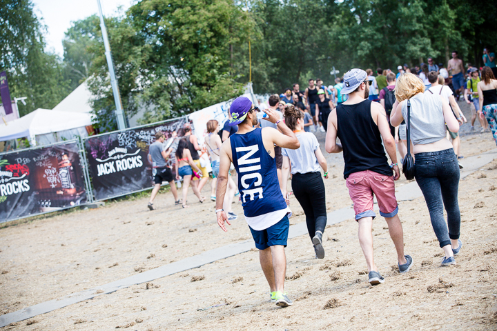 Sfeer @ Dour 2015, foto 38, foto's door Dorien Goetschalckx - FrontView Magazine