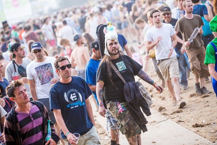 Sfeer @ Dour 2015, foto 46, foto's door Dorien Goetschalckx - FrontView Magazine