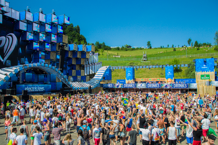 Electric Love Festival 2015 - Part II @ Salzburg, picture 128, photographed by Tom Van Tongerloo - FrontView Magazine