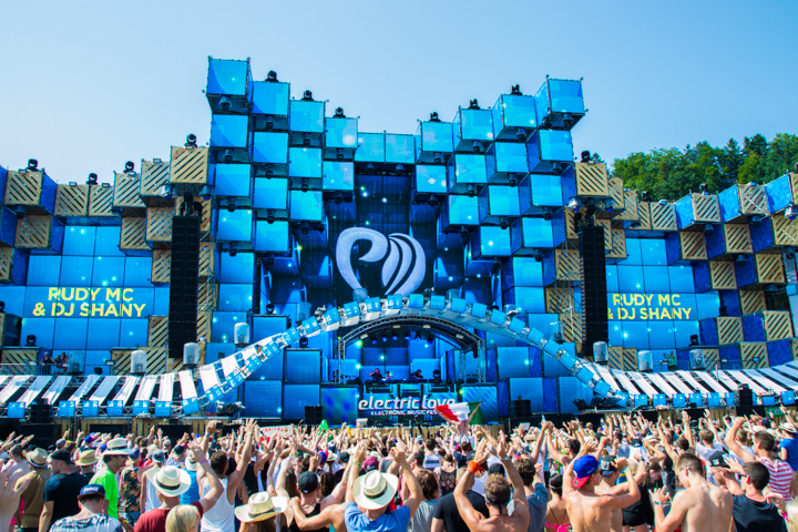 Electric Love Festival 2015 - Part III @ Salzburg, picture 23, photographed by Tom Van Tongerloo - FrontView Magazine