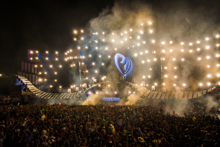 Electric Love Festival 2015 - Part III @ Salzburg, picture 43, photographed by Tom Van Tongerloo - FrontView Magazine