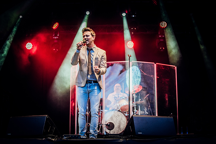 Yannick Bovy @ Gentse Feesten 2015, picture 5, photographed by Elke Briers - FrontView Magazine