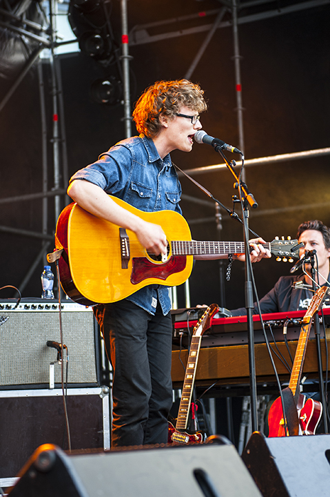 Douglas Firs @ M-idzomer Leuven dag 1, picture 3, photographed by Bart Scholliers - FrontView Magazine