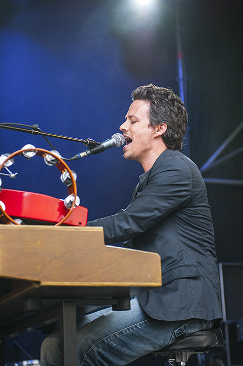 Douglas Firs @ M-idzomer Leuven dag 1, picture 6, photographed by Bart Scholliers - FrontView Magazine
