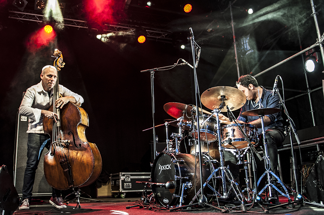 Avishai Cohen Trio @ M-idzomer Leuven dag 2 - Jazz, picture 2, photographed by Bart Scholliers - FrontView Magazine