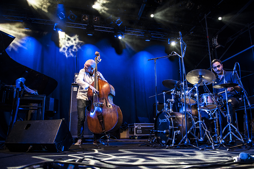 Avishai Cohen Trio @ M-idzomer Leuven dag 2 - Jazz, picture 14, photographed by Bart Scholliers - FrontView Magazine