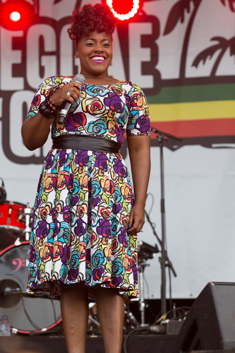 Etana @ Reggae Geel, picture 2, photographed by Stef Dierckx - FrontView Magazine