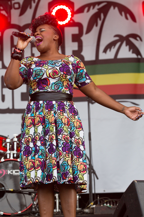 Etana @ Reggae Geel, picture 3, photographed by Stef Dierckx - FrontView Magazine