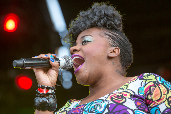 Etana @ Reggae Geel, picture 8, photographed by Stef Dierckx - FrontView Magazine