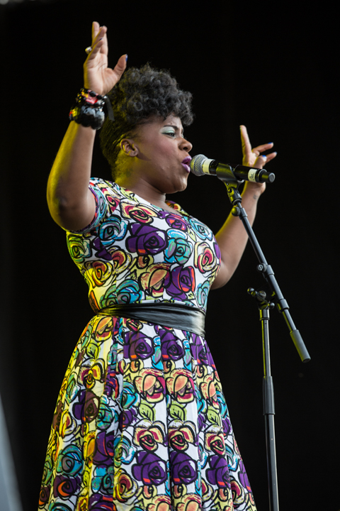 Etana @ Reggae Geel, picture 15, photographed by Stef Dierckx - FrontView Magazine