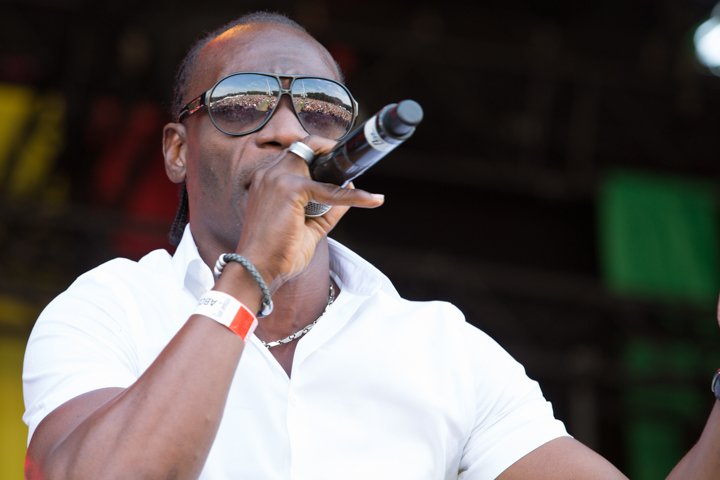 Lukie D @ Reggae Geel, picture 10, photographed by Stef Dierckx - FrontView Magazine