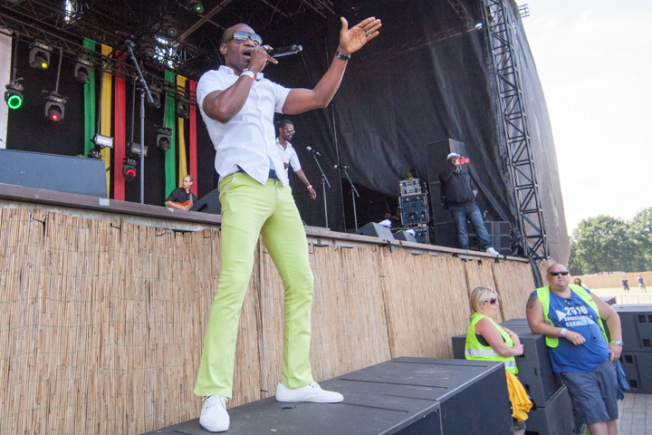 Lukie D @ Reggae Geel, picture 17, photographed by Stef Dierckx - FrontView Magazine