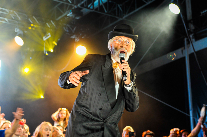 Vader Abraham @ Antwerpen Zingt 2015, picture 2, photographed by James Van Roosbroeck - FrontView Magazine