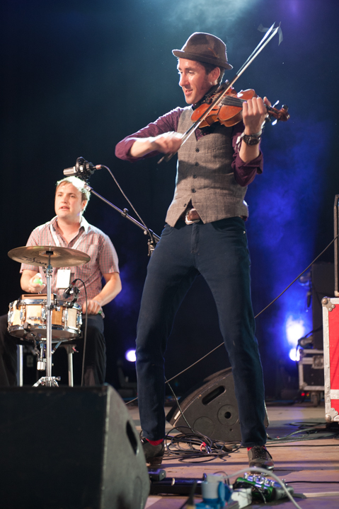 Gordie MacKeeman and His Rythm Boys @ dranouter 2015, picture 5, photographed by Devid Camerlynck - FrontView Magazine