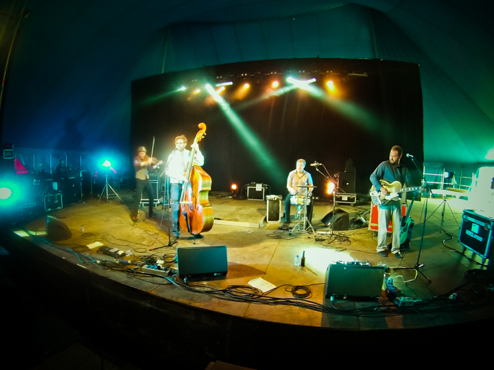 Gordie MacKeeman and His Rythm Boys @ dranouter 2015, picture 27, photographed by Devid Camerlynck - FrontView Magazine