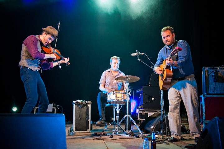 Gordie MacKeeman and His Rythm Boys @ dranouter 2015, picture 28, photographed by Devid Camerlynck - FrontView Magazine