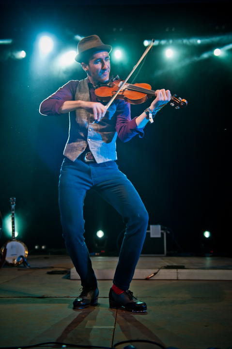 Gordie MacKeeman and His Rythm Boys @ dranouter 2015, picture 32, photographed by Devid Camerlynck - FrontView Magazine