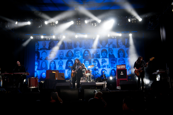 The Magic Numbers @ dranouter 2015, picture 3, photographed by Devid Camerlynck - FrontView Magazine