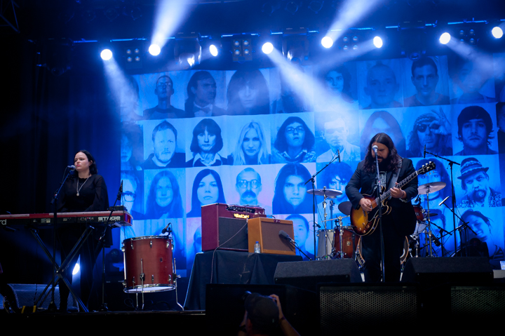 The Magic Numbers @ dranouter 2015, picture 4, photographed by Devid Camerlynck - FrontView Magazine