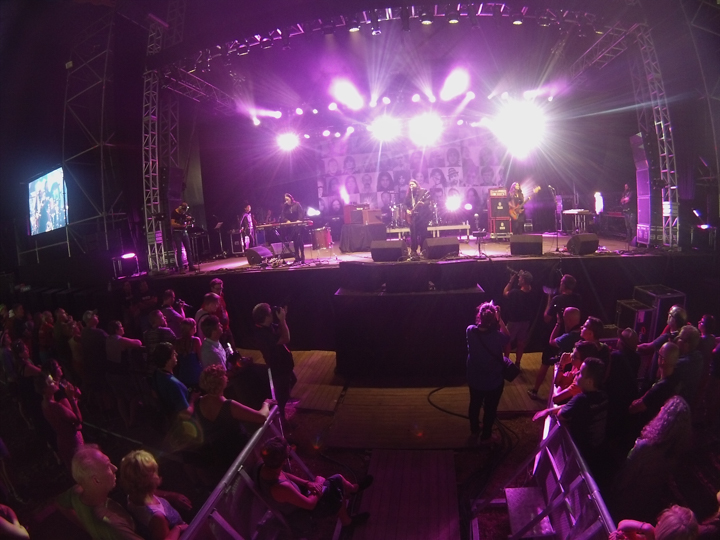 The Magic Numbers @ dranouter 2015, picture 16, photographed by Devid Camerlynck - FrontView Magazine