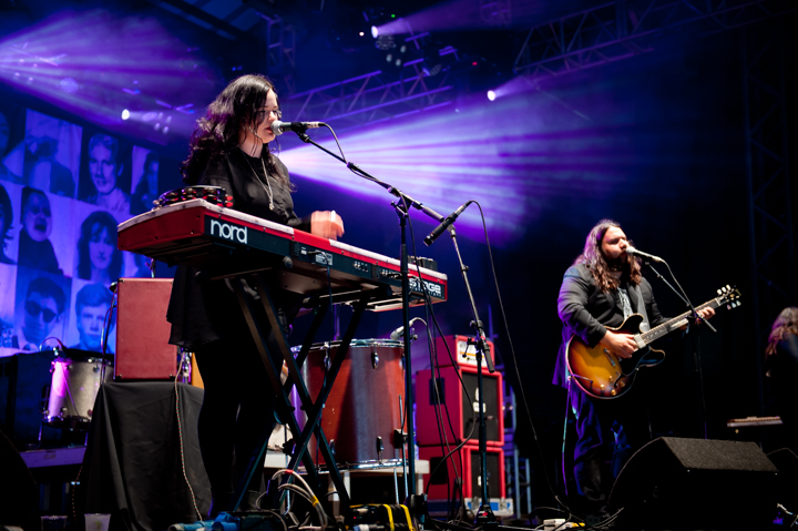 The Magic Numbers @ dranouter 2015, picture 30, photographed by Devid Camerlynck - FrontView Magazine