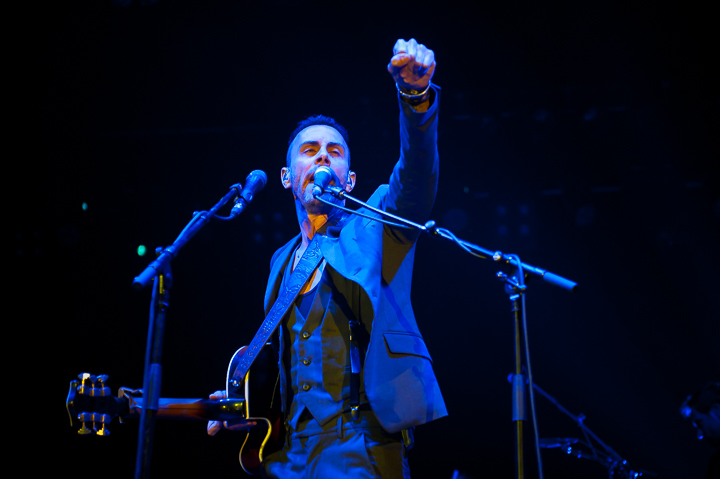Asaf Avidan @ dranouter2015, foto 1, foto's door Devid Camerlynck - FrontView Magazine
