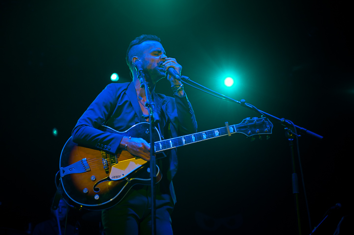 Asaf Avidan @ dranouter2015, foto 5, foto's door Devid Camerlynck - FrontView Magazine
