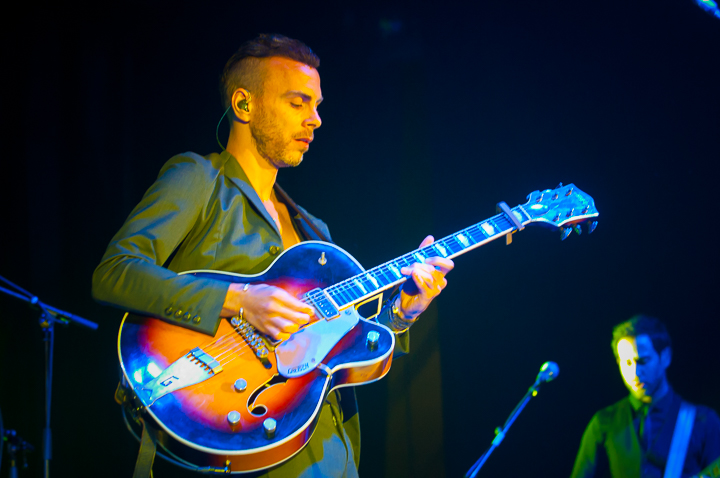 Asaf Avidan @ dranouter2015, foto 9, foto's door Devid Camerlynck - FrontView Magazine