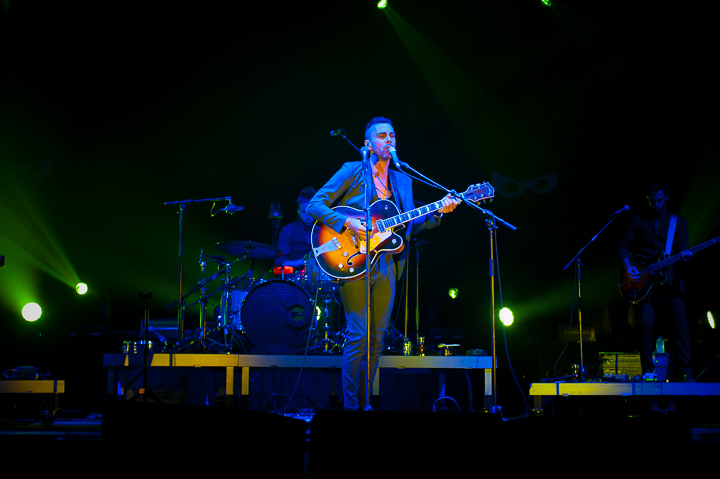 Asaf Avidan @ dranouter2015, foto 11, foto's door Devid Camerlynck - FrontView Magazine