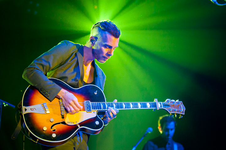 Asaf Avidan @ dranouter2015, foto 12, foto's door Devid Camerlynck - FrontView Magazine