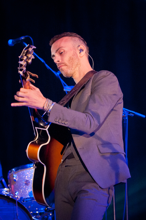 Asaf Avidan @ dranouter2015, foto 15, foto's door Devid Camerlynck - FrontView Magazine