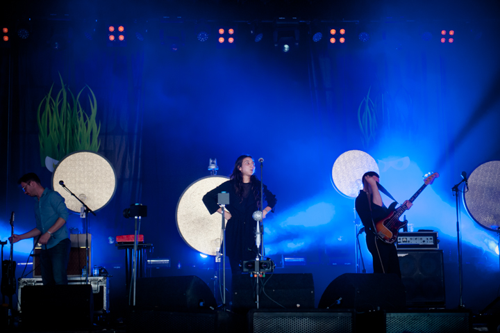 Intergalactic Lovers @ dranouter 2015, picture 1, photographed by Devid Camerlynck - FrontView Magazine