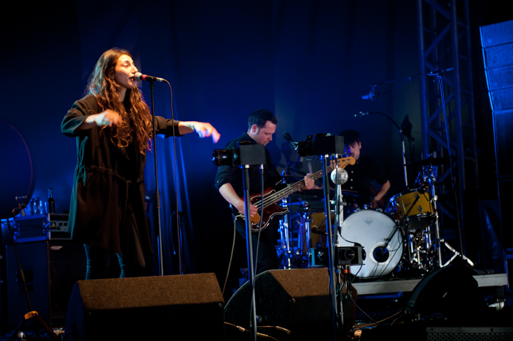 Intergalactic Lovers @ dranouter 2015, picture 3, photographed by Devid Camerlynck - FrontView Magazine