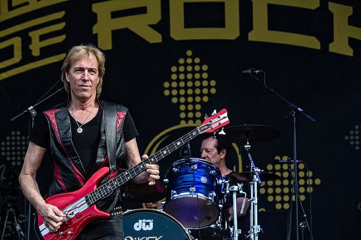 Michael Schenker's Temple of Rock @ Alcatraz Metal Fest 2015, picture 4, photographed by Edwin Houdevelt - FrontView Magazine