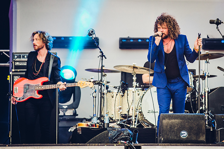 DI-RECT @ Dutch Valley Festival 2015, picture 4, photographed by Elke Briers - FrontView Magazine