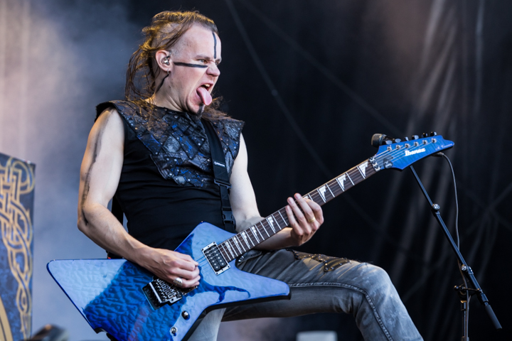 Ensiferum @ Into The Grave 2015, foto 7, foto's door Dorien Goetschalckx - FrontView Magazine