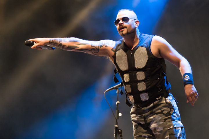 Sabaton @ Into The Grave 2015, picture 3, photographed by Dorien Goetschalckx - FrontView Magazine