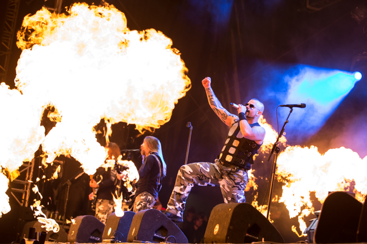 Sabaton @ Into The Grave 2015, picture 6, photographed by Dorien Goetschalckx - FrontView Magazine