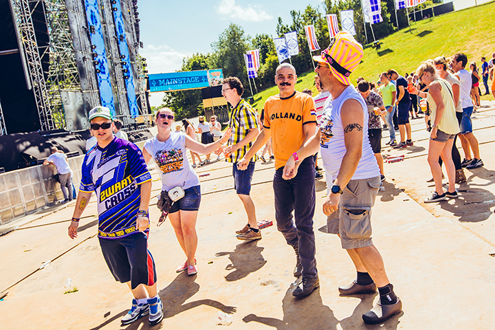 Sfeer en meer @ Dutch Valley Festival 2015, picture 3, photographed by Elke Briers - FrontView Magazine