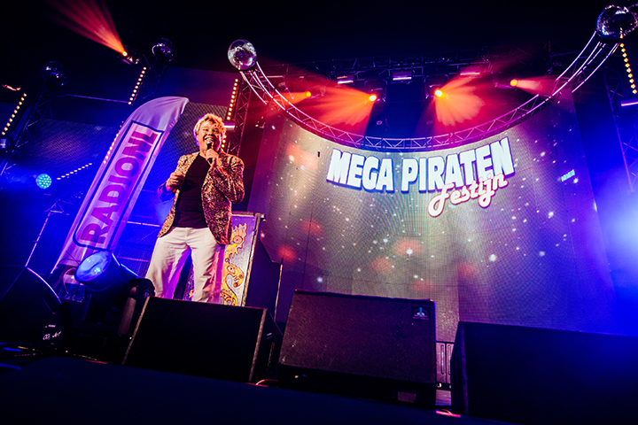 Sfeer en meer @ Dutch Valley Festival 2015, picture 18, photographed by Elke Briers - FrontView Magazine