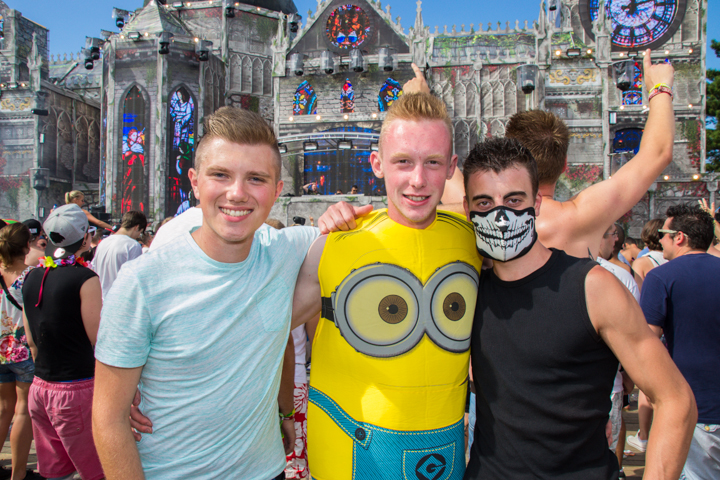 The Qontinent 2015 - Deel I @ Puyenbroeck Wachtebeke, picture 2, photographed by Tom Van Tongerloo - FrontView Magazine
