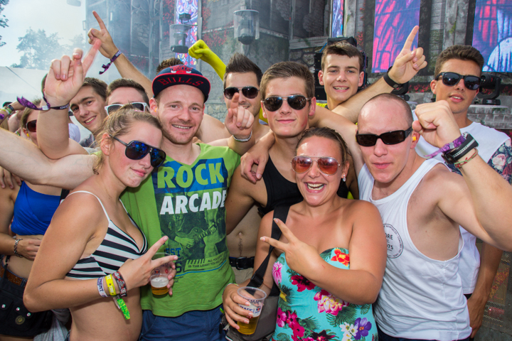 The Qontinent 2015 - Deel I @ Puyenbroeck Wachtebeke, picture 3, photographed by Tom Van Tongerloo - FrontView Magazine