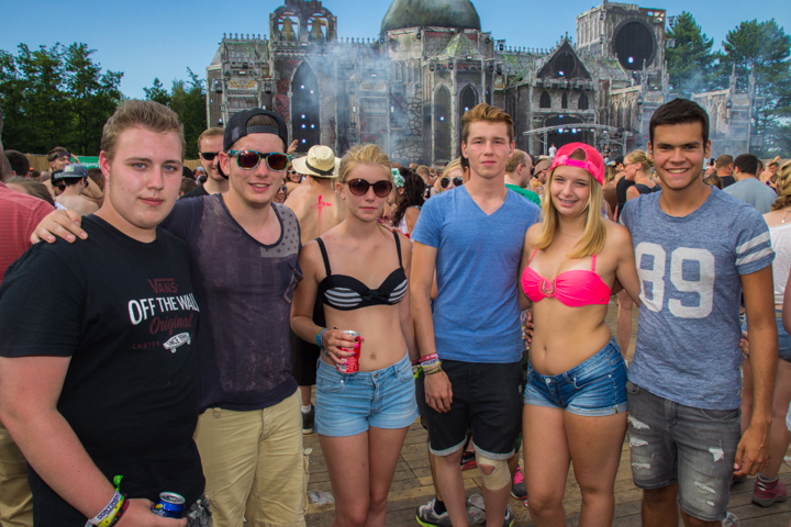 The Qontinent 2015 - Deel I @ Puyenbroeck Wachtebeke, picture 14, photographed by Tom Van Tongerloo - FrontView Magazine