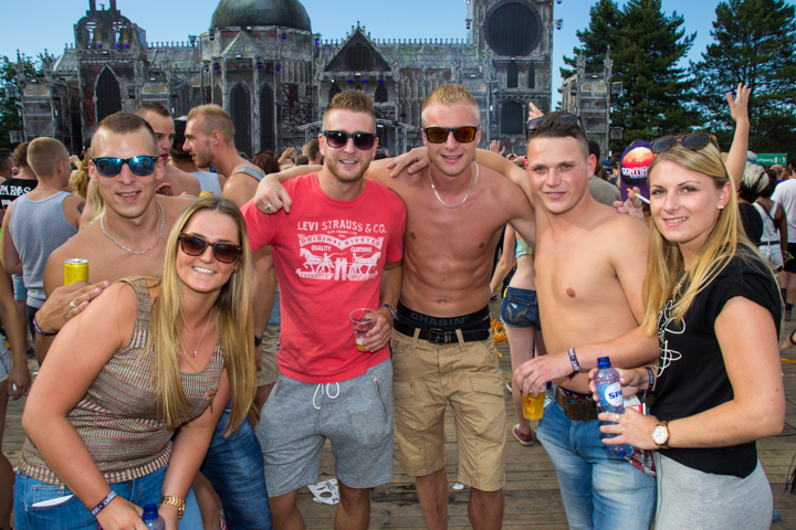 The Qontinent 2015 - Deel I @ Puyenbroeck Wachtebeke, picture 24, photographed by Tom Van Tongerloo - FrontView Magazine