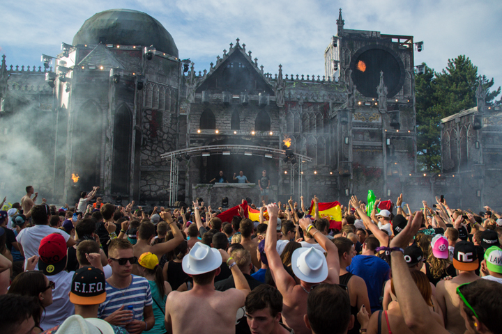 The Qontinent 2015 - Deel I @ Puyenbroeck Wachtebeke, picture 33, photographed by Tom Van Tongerloo - FrontView Magazine