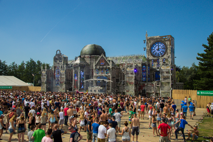 The Qontinent 2015 - Deel I @ Puyenbroeck Wachtebeke, picture 124, photographed by Tom Van Tongerloo - FrontView Magazine